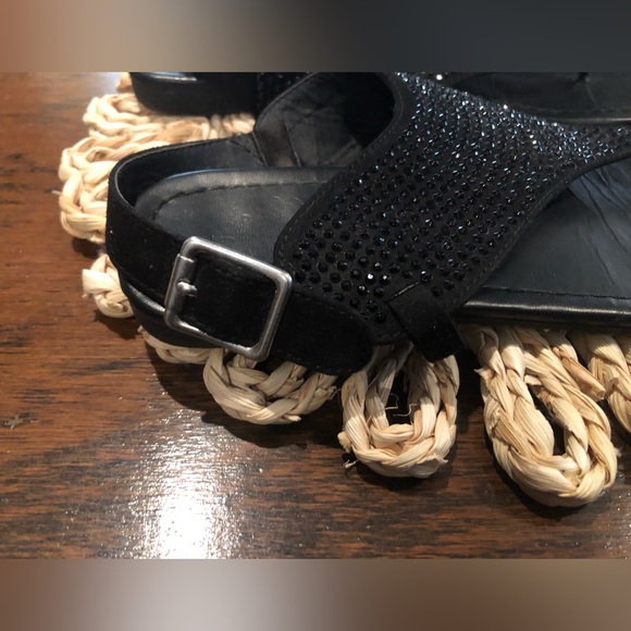 Women’s black sequins thong side buckle sandals in size 6 - Picture 2 of 5